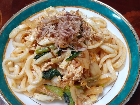 鶏胸挽き肉とキムチの焼きうどん♪